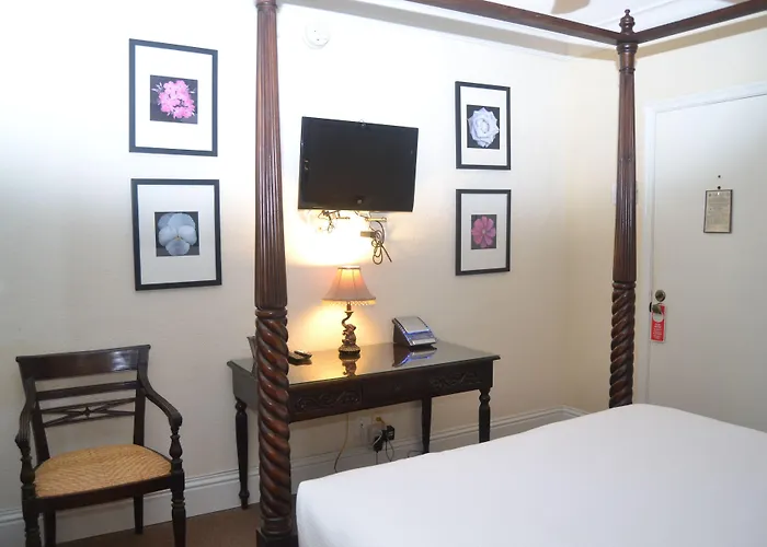 La Casa Hotel